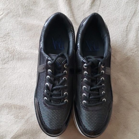 YRU Krazii black holographic platform sneakers - Picture 6 of 6